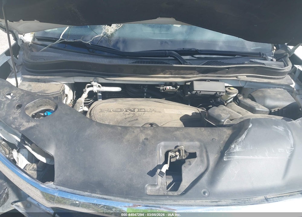 2018 HONDA PILOT TOURING VIN: 5FNYF5H90JB007695