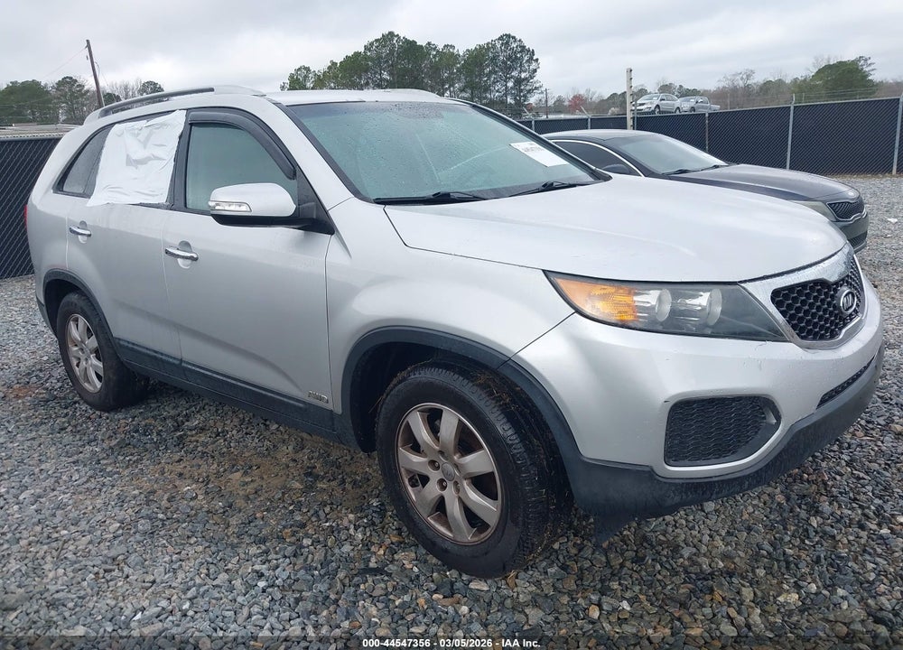 2013 KIA SORENTO LX V6 VIN: 5XYKTDA23DG349628