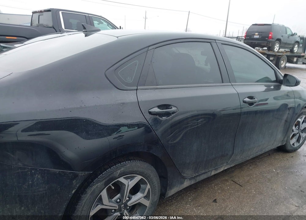 2021 KIA FORTE LXS VIN: 3KPF24AD8ME267574