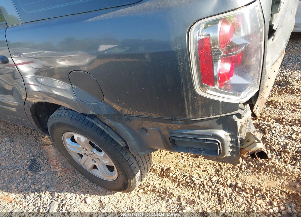 2007 HONDA PILOT LX VIN: 2HKYF18177H500576