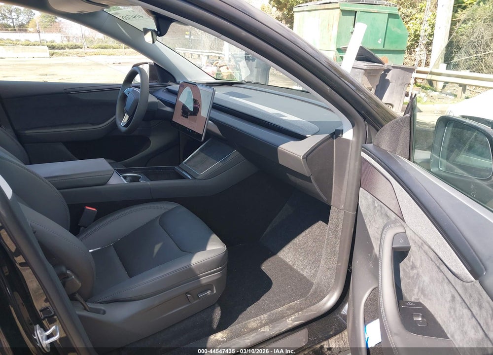 2026 TESLA MODEL Y PREMIUM REAR-WHEEL DRIVE/STANDARD REAR-WHEEL DRIVE VIN: 7SAYGDED6TA469097