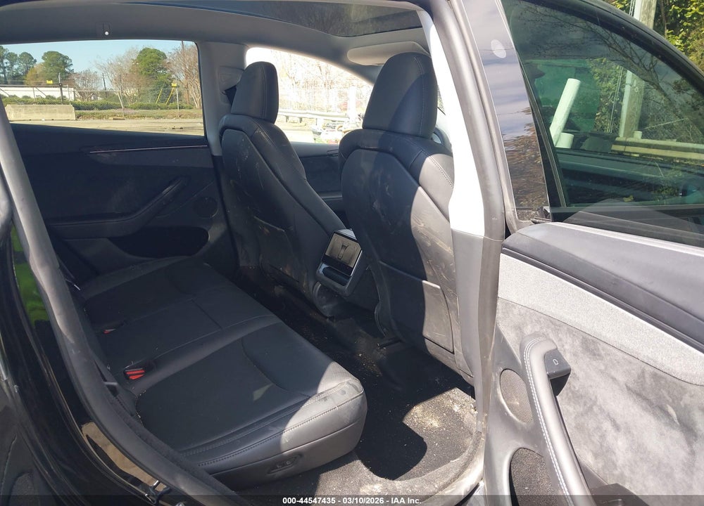 2026 TESLA MODEL Y PREMIUM REAR-WHEEL DRIVE/STANDARD REAR-WHEEL DRIVE VIN: 7SAYGDED6TA469097