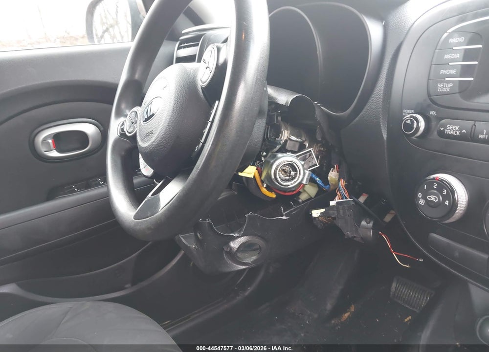 2014 KIA SOUL VIN: KNDJN2A2XE7030557