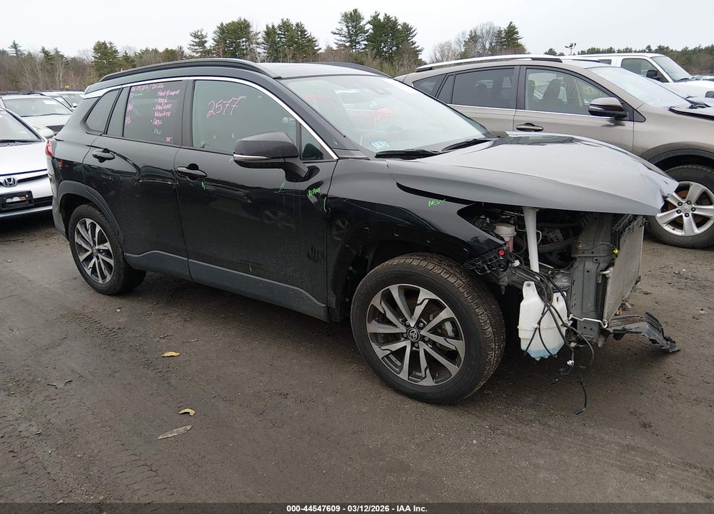 2022 TOYOTA COROLLA CROSS XLE VIN: 7MUDAABG1NV010237