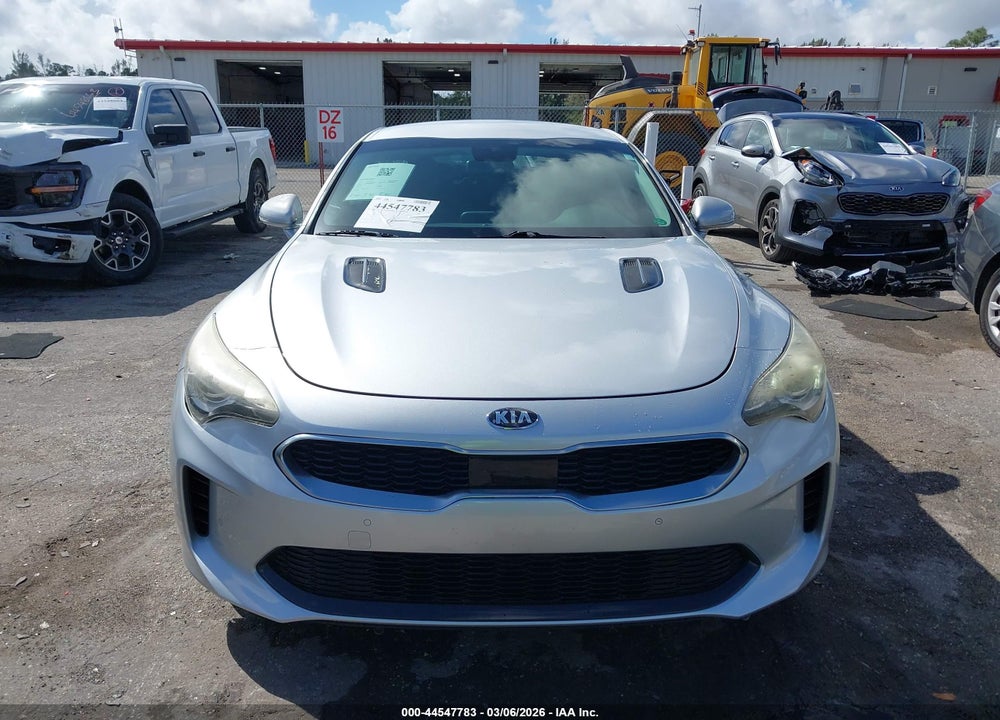 2018 KIA STINGER VIN: KNAE15LA2J6032755