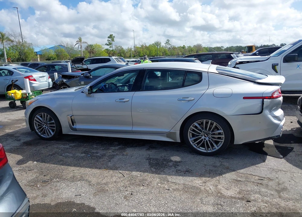 2018 KIA STINGER VIN: KNAE15LA2J6032755