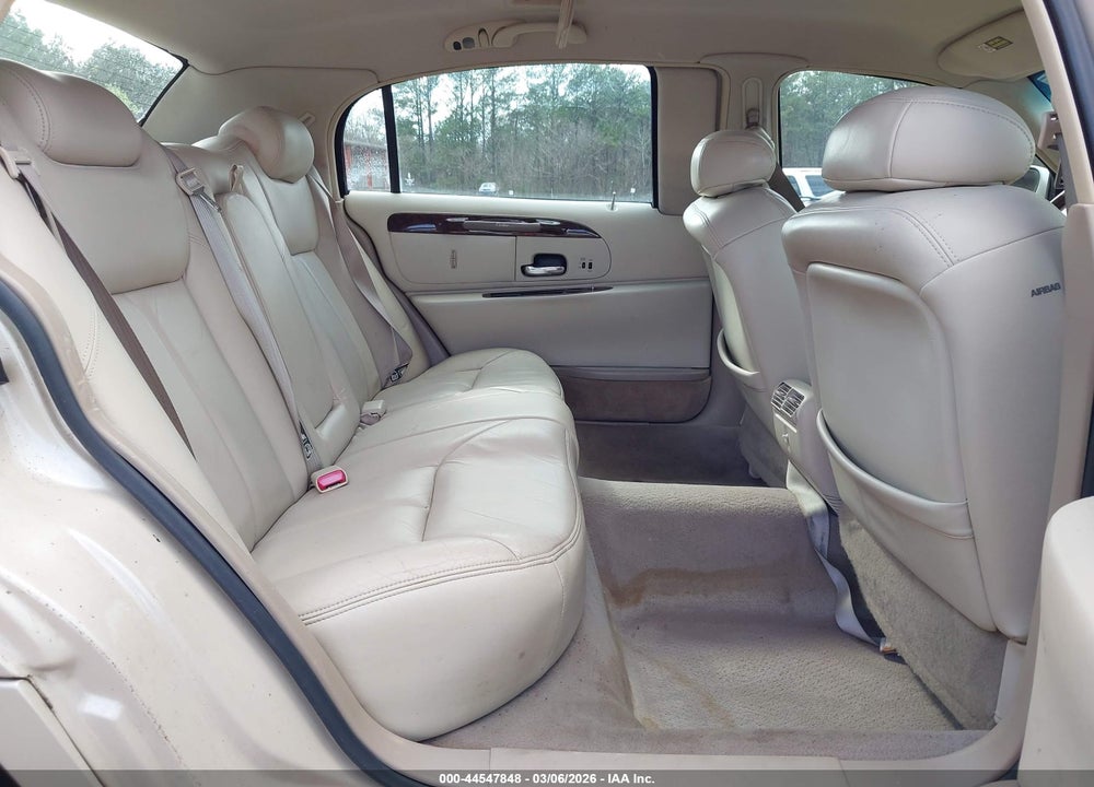 2000 LINCOLN TOWN CAR CARTIER VIN: 1LNHM83W1YY903885