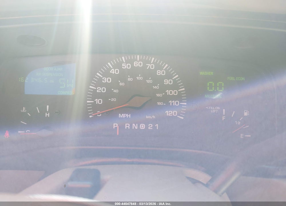 2000 LINCOLN TOWN CAR CARTIER VIN: 1LNHM83W1YY903885