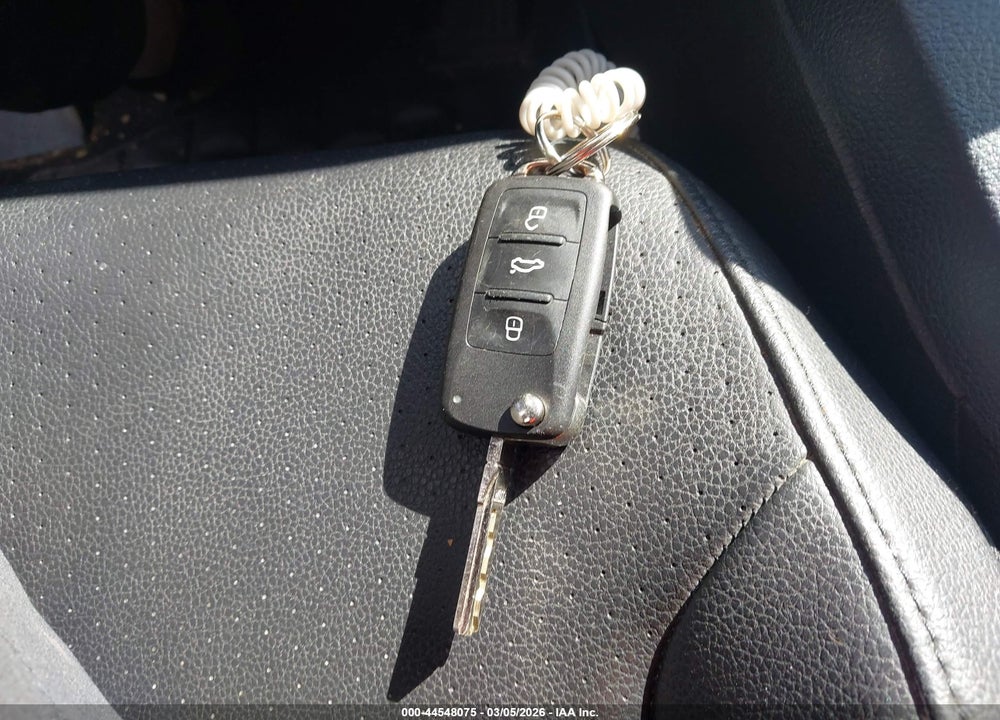 2014 VOLKSWAGEN JETTA 1.8T SE VIN: 3VWD17AJXEM212369