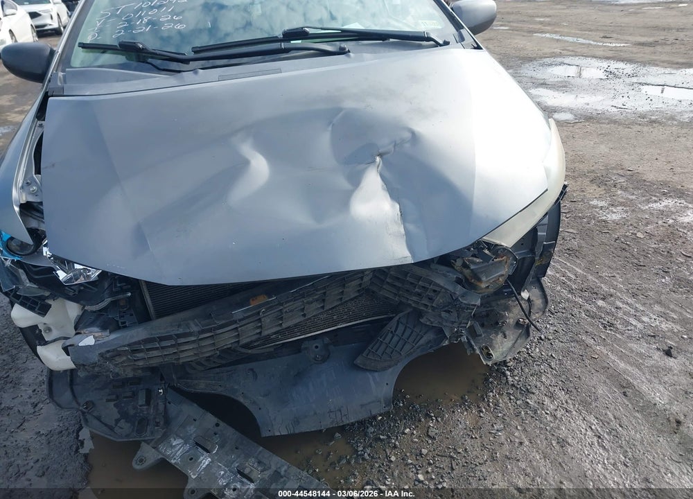 2011 HONDA INSIGHT LX VIN: JHMZE2H50BS011011