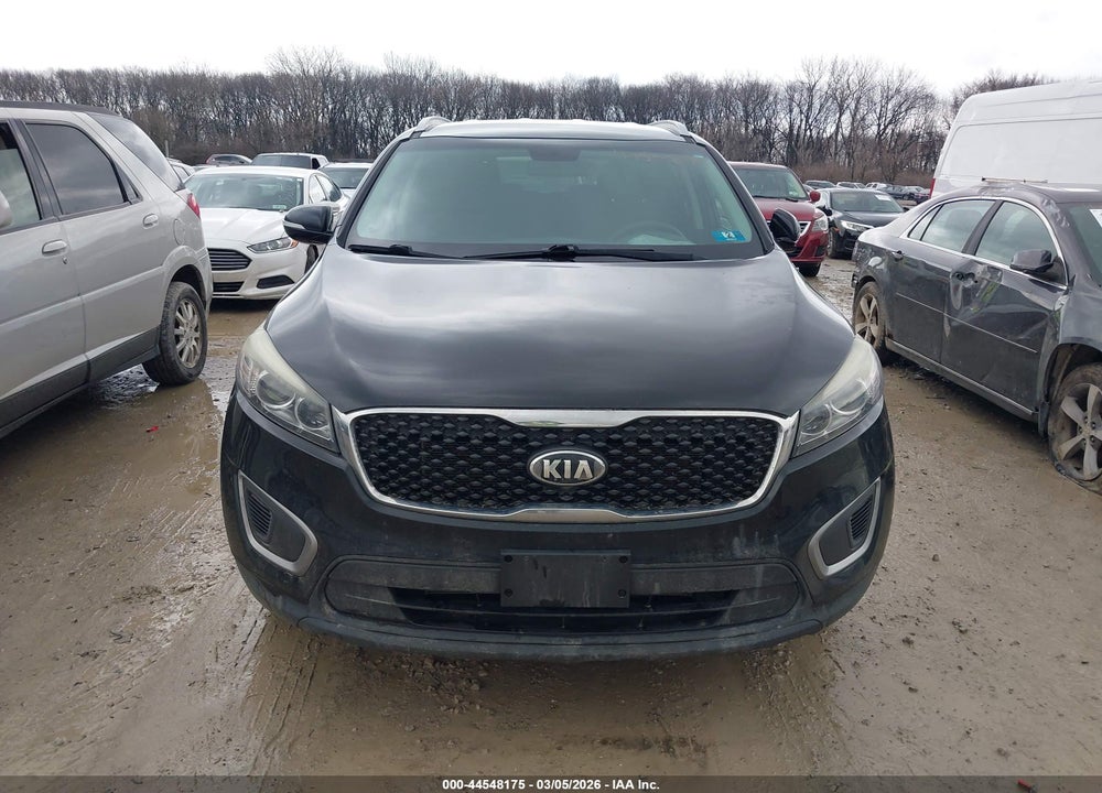 2016 KIA SORENTO 3.3L LX VIN: 5XYPGDA53GG107463