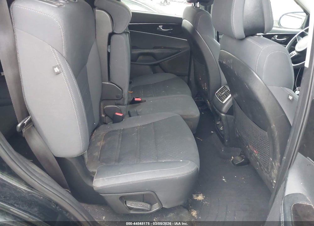 2016 KIA SORENTO 3.3L LX VIN: 5XYPGDA53GG107463