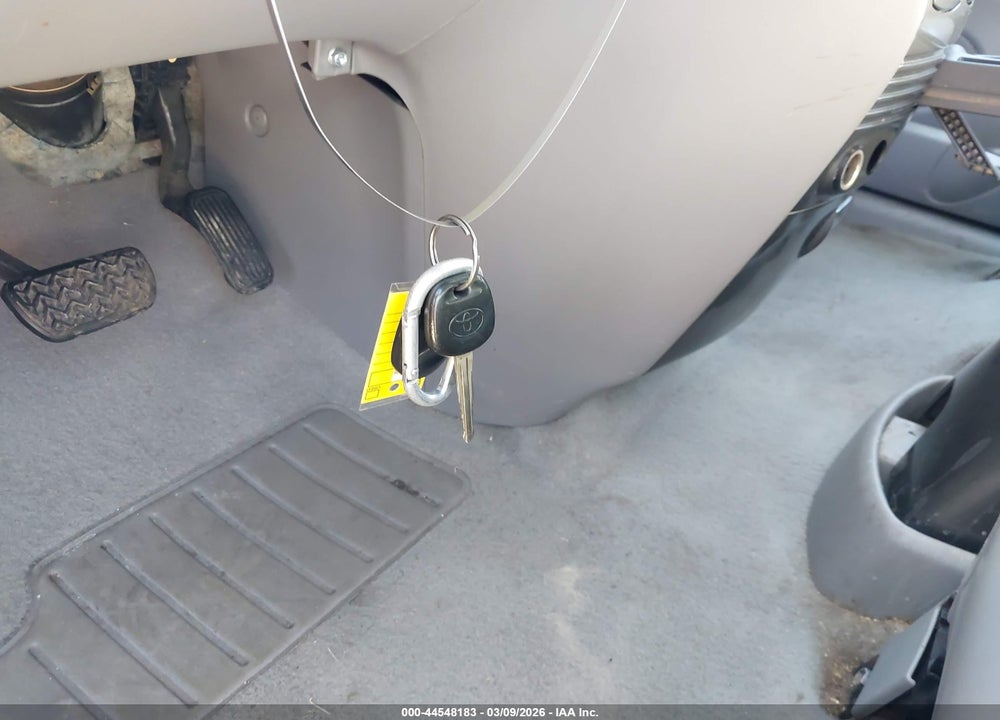 2004 TOYOTA SIENNA XLE VIN: 5TDZA22C34S005316