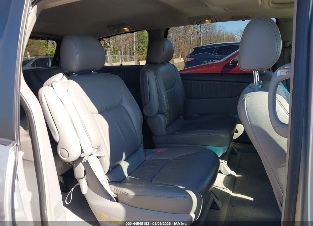 2004 TOYOTA SIENNA XLE VIN: 5TDZA22C34S005316