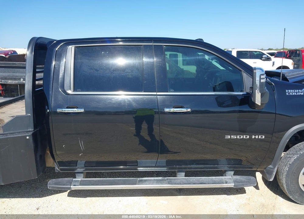 2021 CHEVROLET SILVERADO 3500HD 4WD  LONG BED HIGH COUNTRY VIN: 1GC4YVEY4MF214739