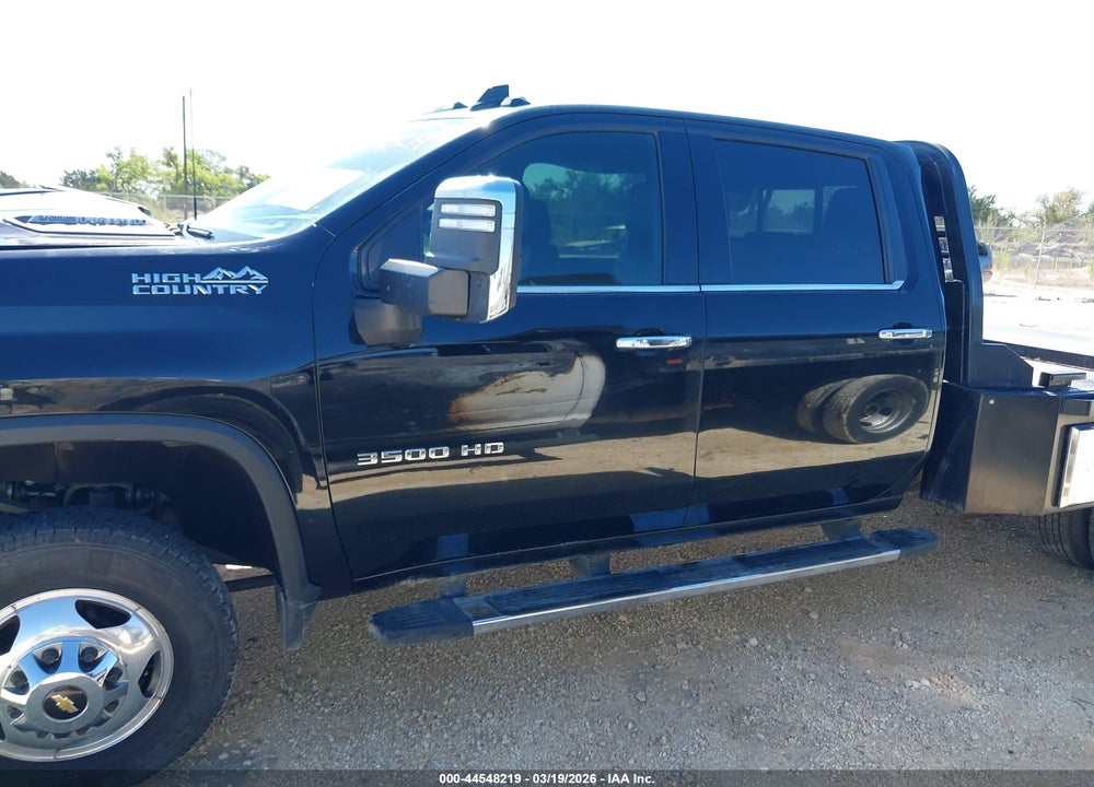 2021 CHEVROLET SILVERADO 3500HD 4WD  LONG BED HIGH COUNTRY VIN: 1GC4YVEY4MF214739