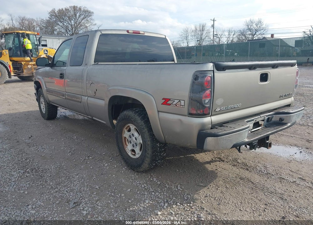 2003 CHEVROLET SILVERADO 1500 LS VIN: 1GCEK19T03E142858