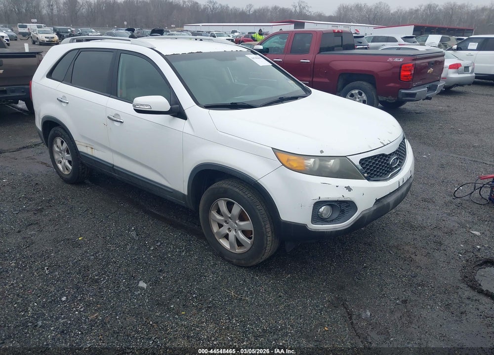 2011 KIA SORENTO LX VIN: 5XYKT3A13BG147225