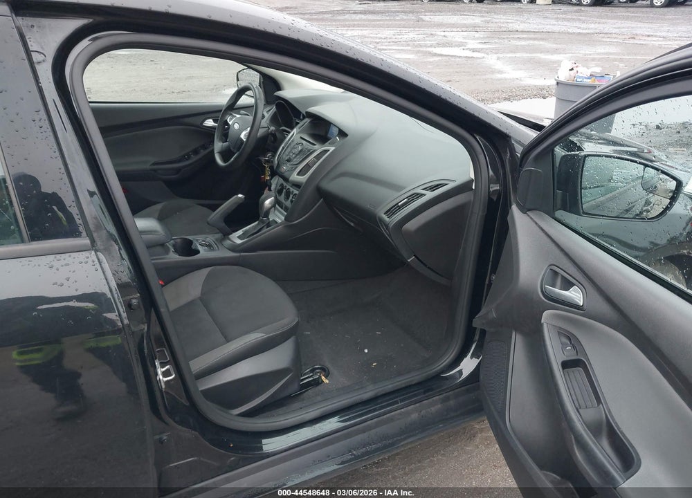 2014 FORD FOCUS SE VIN: 1FADP3K24EL366679