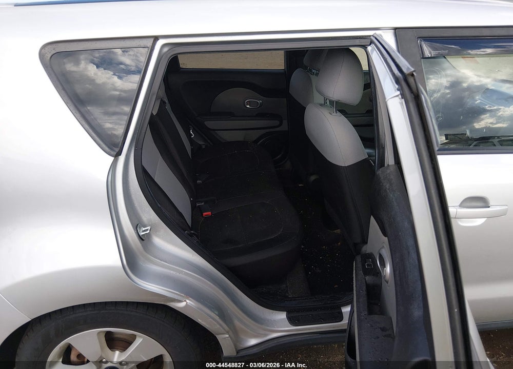 2018 KIA SOUL VIN: KNDJN2A26J7615274