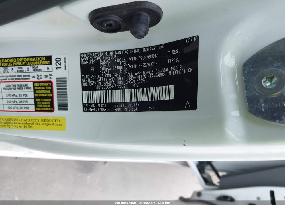 2017 TOYOTA SIENNA XLE PREMIUM 8 PASSENGER VIN: 5TDYZ3DCXHS772562