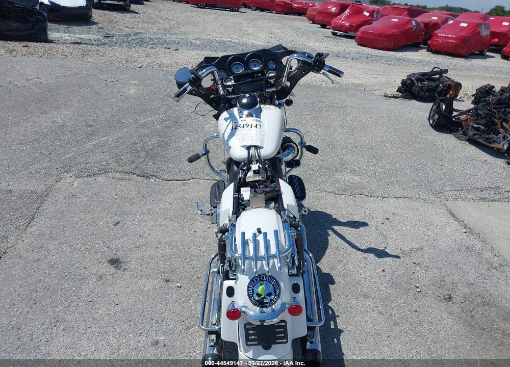 2011 HARLEY-DAVIDSON FLHX VIN: 1HD1KB41XBB615884