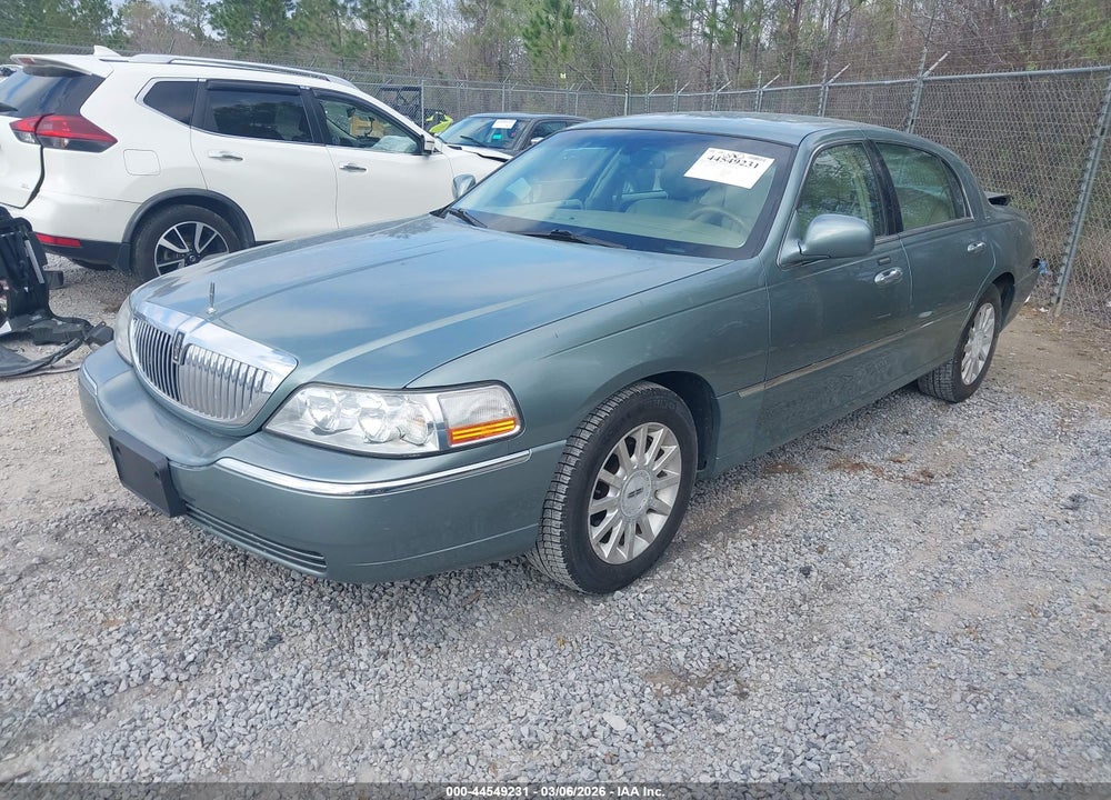 2006 LINCOLN TOWN CAR SIGNATURE VIN: 1LNHM81W86Y609819
