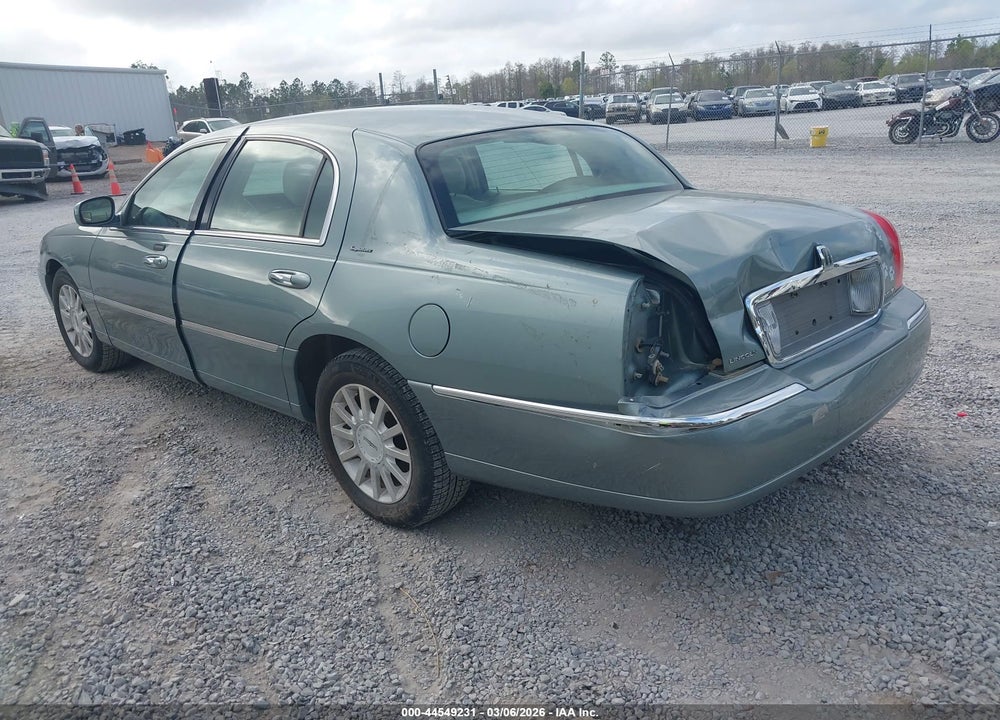 2006 LINCOLN TOWN CAR SIGNATURE VIN: 1LNHM81W86Y609819