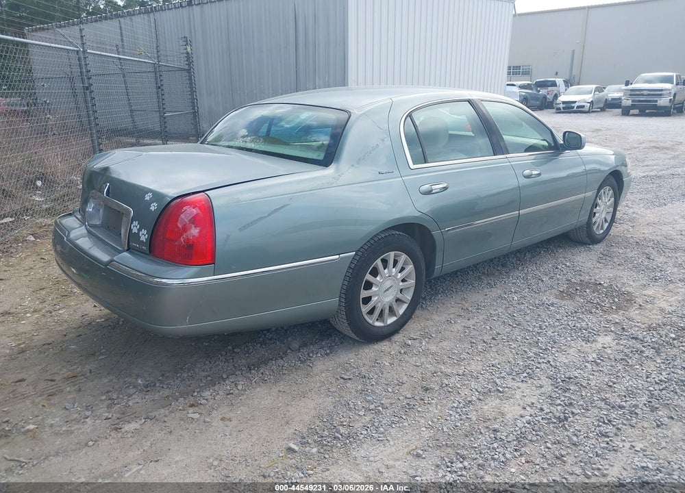 2006 LINCOLN TOWN CAR SIGNATURE VIN: 1LNHM81W86Y609819