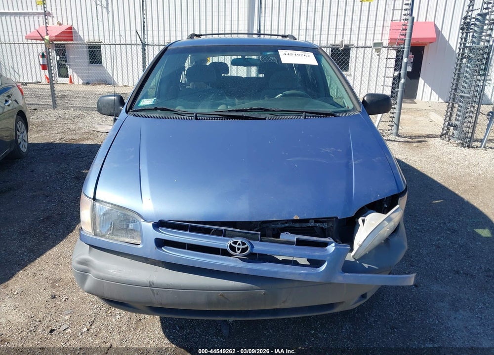 1998 TOYOTA SIENNA LE VIN: 4T3ZF13C6WU078675