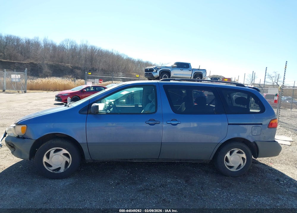 1998 TOYOTA SIENNA LE VIN: 4T3ZF13C6WU078675