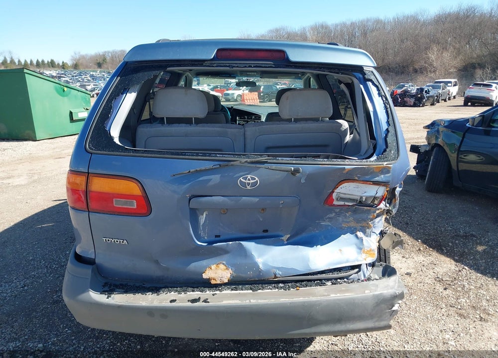 1998 TOYOTA SIENNA LE VIN: 4T3ZF13C6WU078675