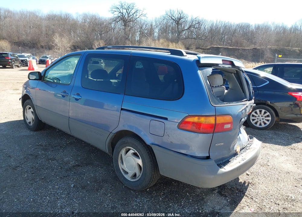 1998 TOYOTA SIENNA LE VIN: 4T3ZF13C6WU078675