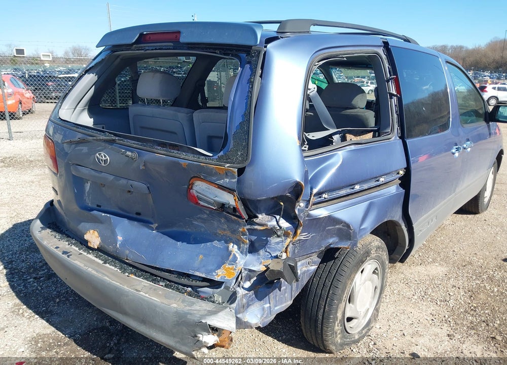 1998 TOYOTA SIENNA LE VIN: 4T3ZF13C6WU078675