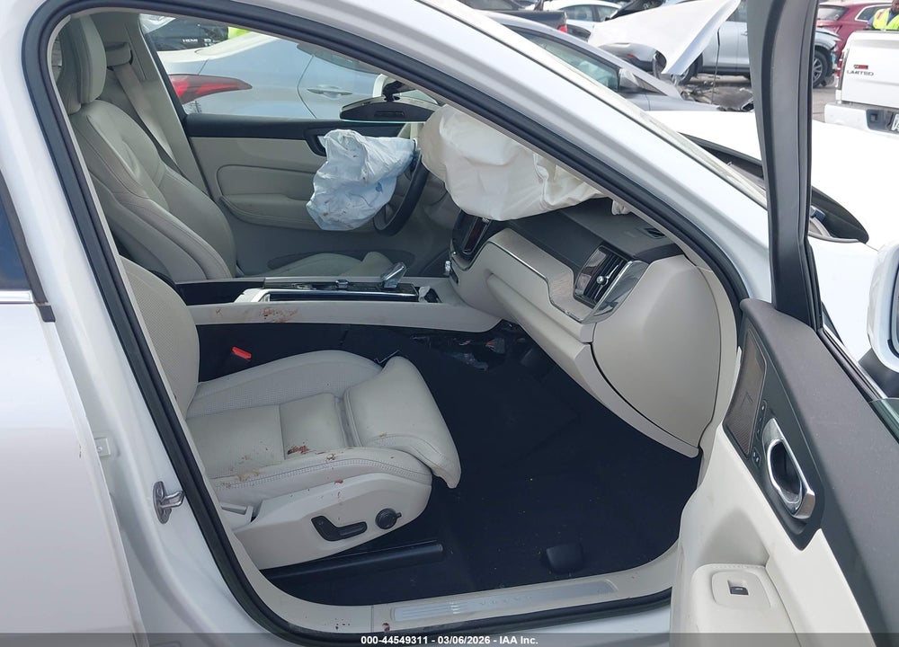 2022 VOLVO XC60 B5 INSCRIPTION VIN: YV4L12DL0N1046422