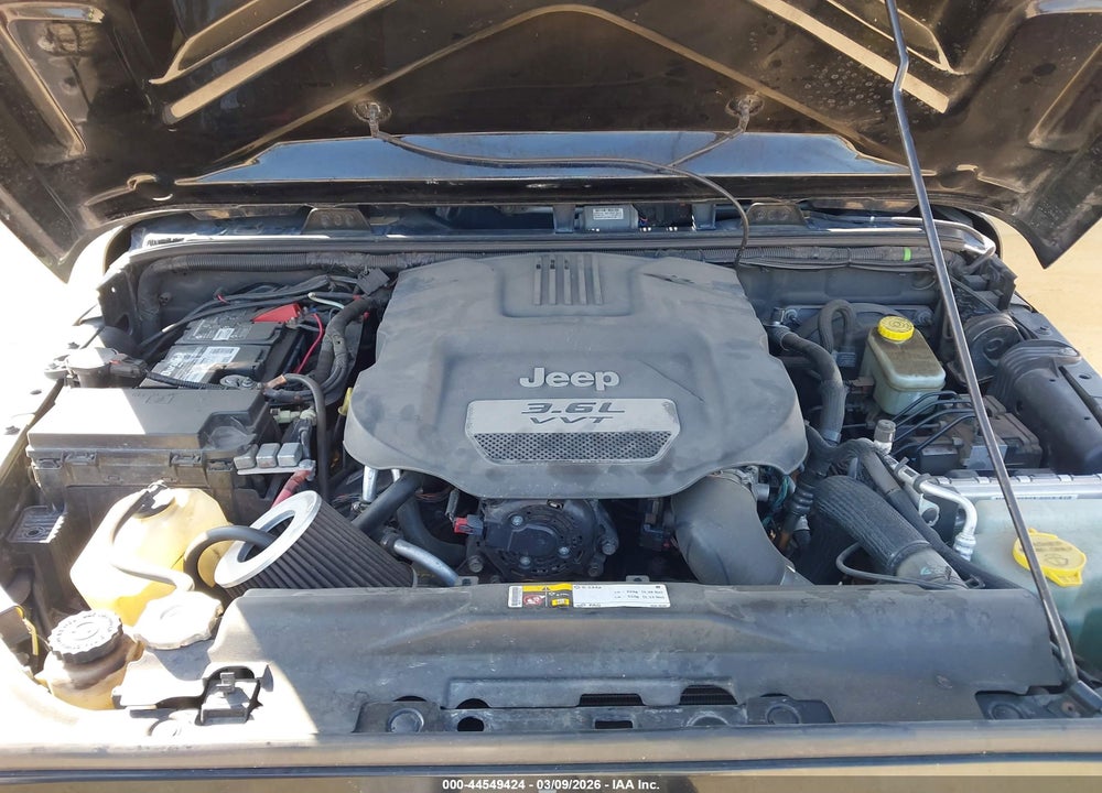 2013 JEEP WRANGLER UNLIMITED SAHARA VIN: 1C4HJWEG8DL696801