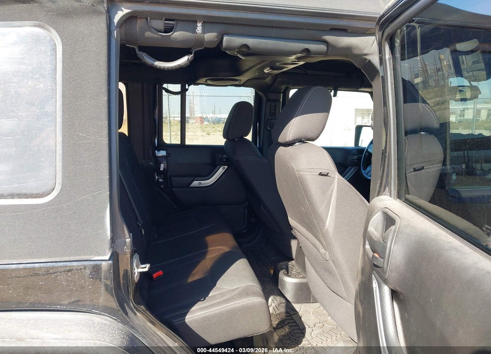 2013 JEEP WRANGLER UNLIMITED SAHARA VIN: 1C4HJWEG8DL696801
