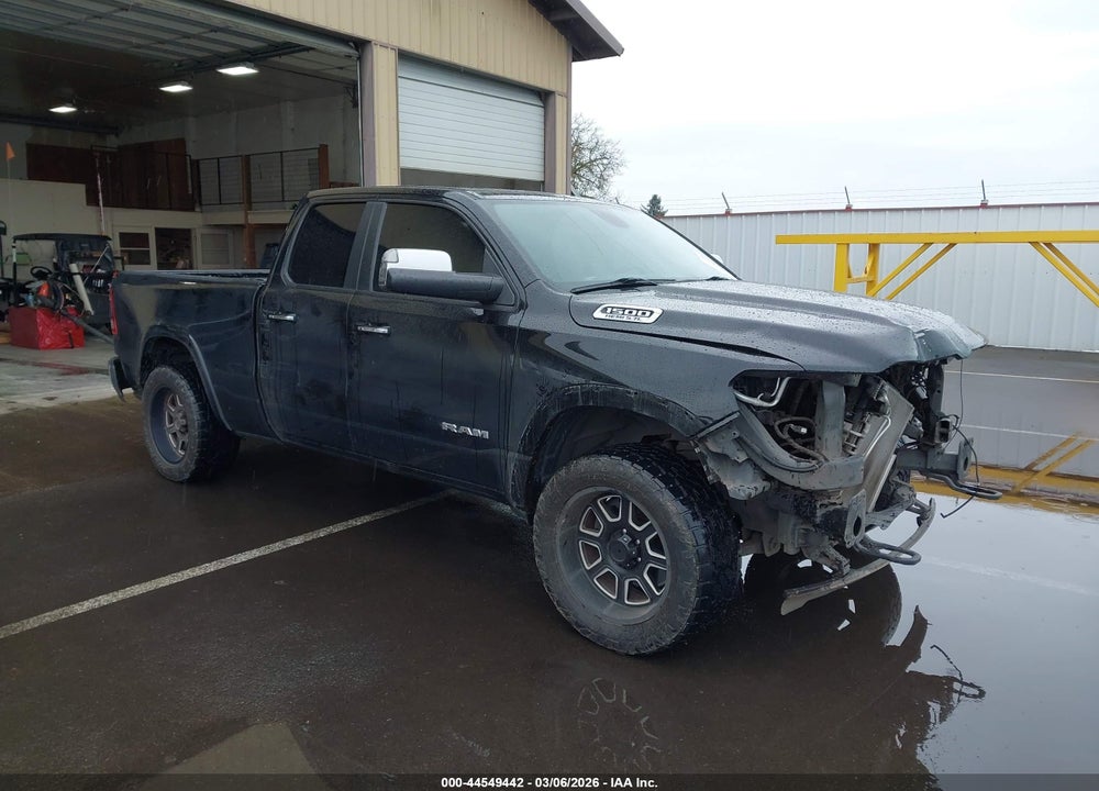 2019 RAM 1500 LAIE  4X4 6'4 BOX VIN: 1C6SRFDT8KN756744