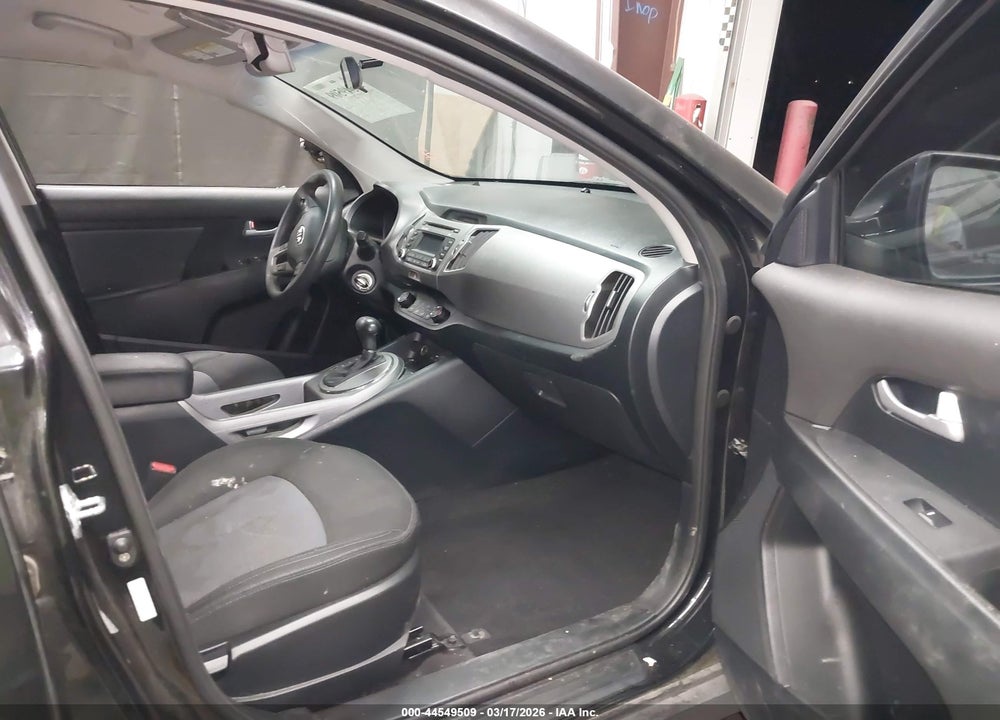 2016 KIA SPORTAGE LX VIN: KNDPB3AC1G7873132