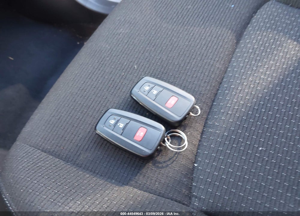 2019 TOYOTA C-HR XLE VIN: JTNKHMBXXK1034930