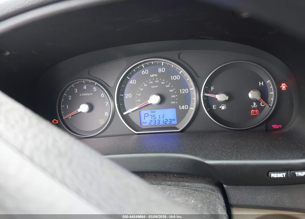 2011 HYUNDAI SANTA FE GLS VIN: 5XYZGDAB1BG012696