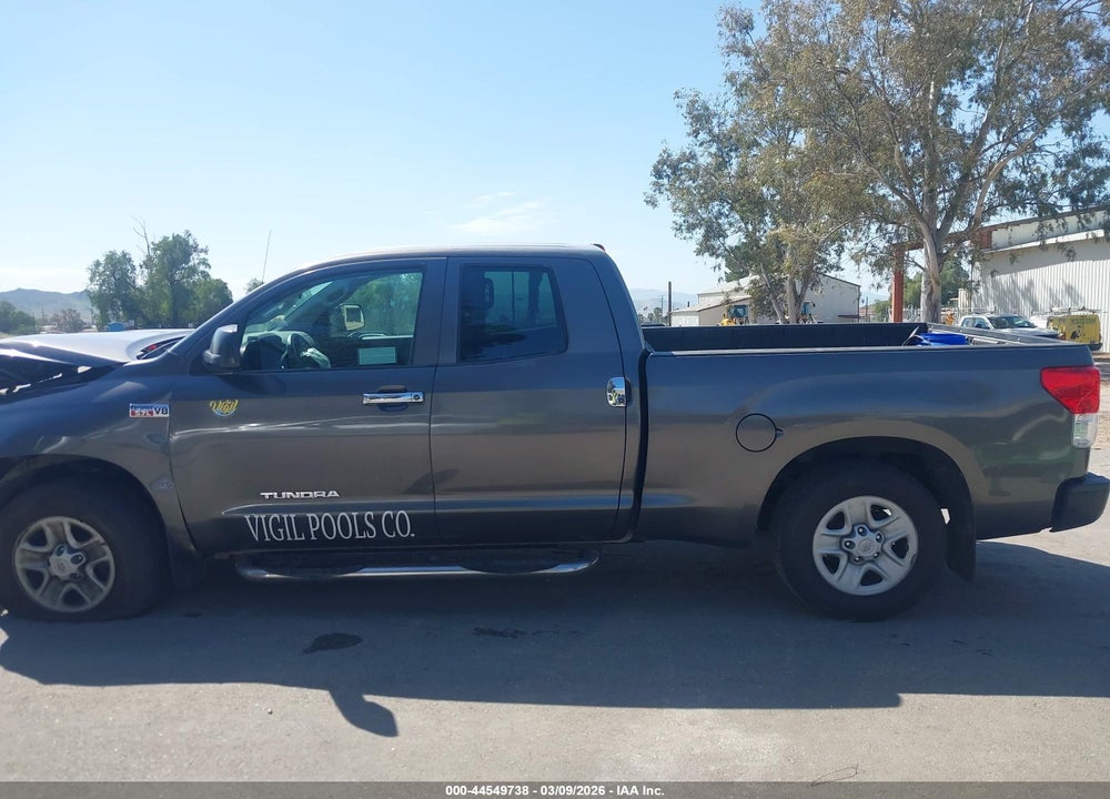 2011 TOYOTA TUNDRA GRADE 5.7L V8 VIN: 5TFRY5F17BX100460