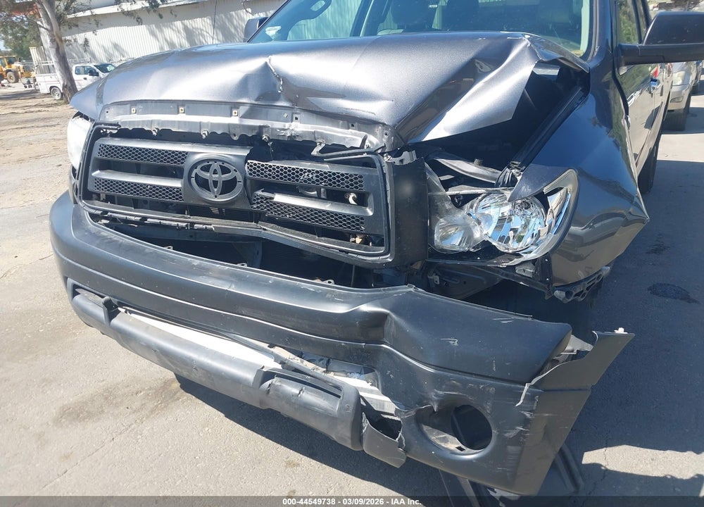 2011 TOYOTA TUNDRA GRADE 5.7L V8 VIN: 5TFRY5F17BX100460