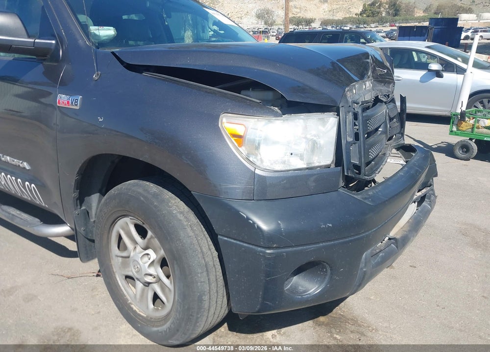 2011 TOYOTA TUNDRA GRADE 5.7L V8 VIN: 5TFRY5F17BX100460