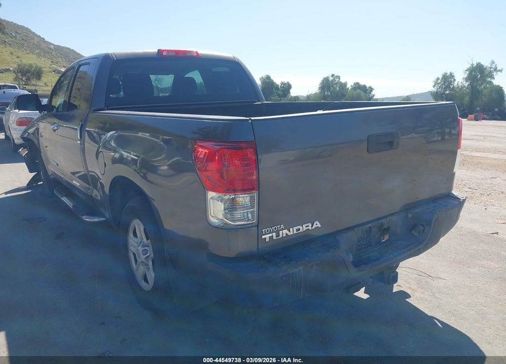 2011 TOYOTA TUNDRA GRADE 5.7L V8 VIN: 5TFRY5F17BX100460