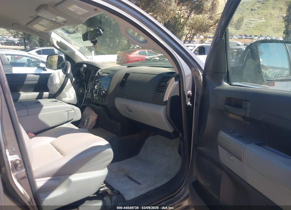 2011 TOYOTA TUNDRA GRADE 5.7L V8 VIN: 5TFRY5F17BX100460
