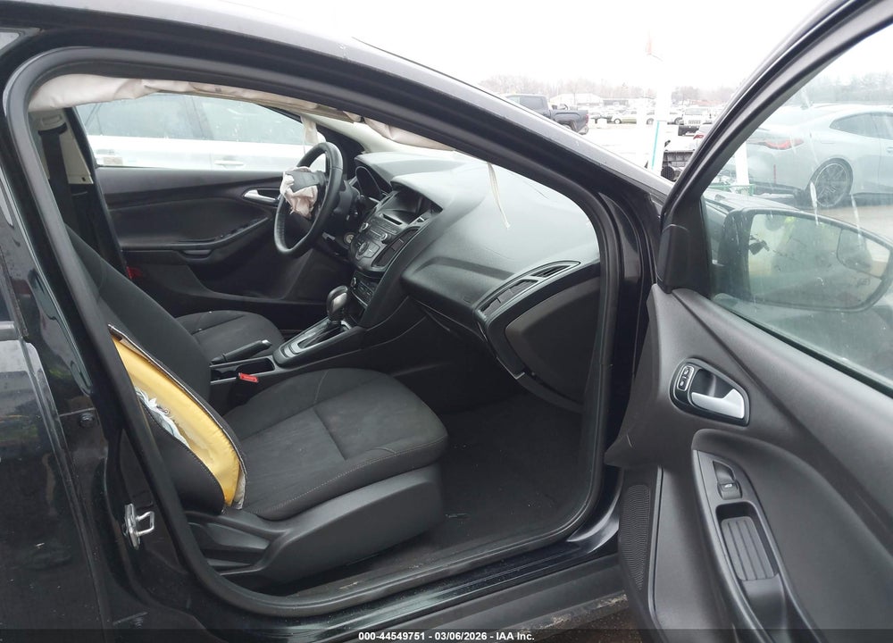 2017 FORD FOCUS SE VIN: 1FADP3F29HL260971