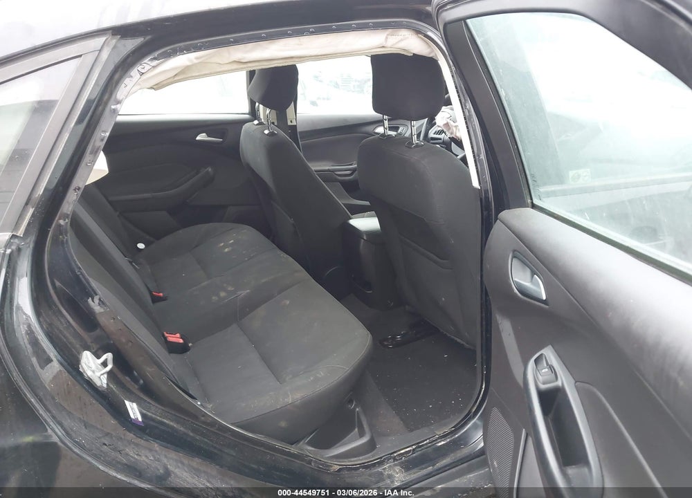 2017 FORD FOCUS SE VIN: 1FADP3F29HL260971