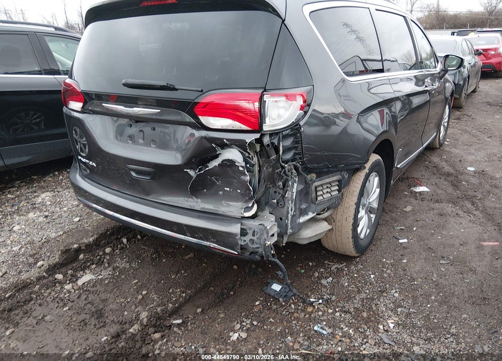 2017 CHRYSLER PACIFICA TOURING-L VIN: 2C4RC1BG6HR739034