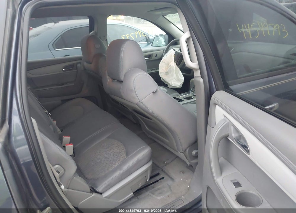 2013 CHEVROLET TRAVERSE LS VIN: 1GNKVFKD8DJ113229